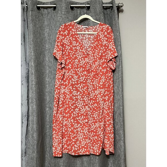 Penningtons | Buttoned Midi Dress with Flutter Sleeves | US24 - Picture 2 of 5